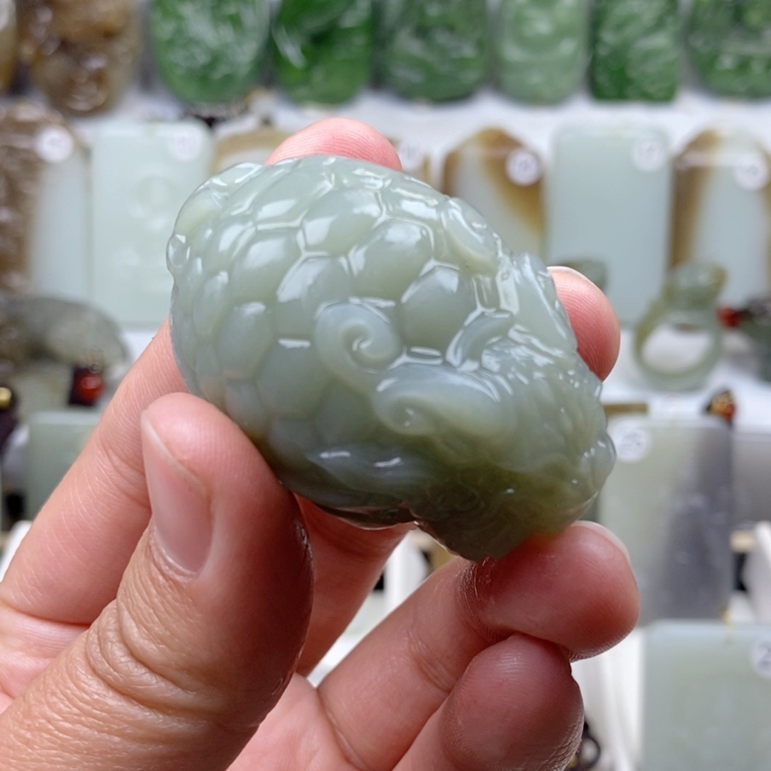 和田玉（糖玉）颈饰未镶嵌