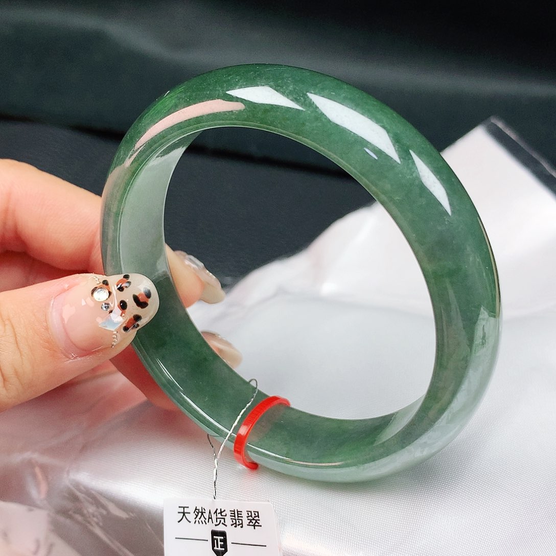 翡翠手镯未镶嵌58圈