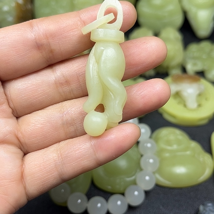 和田玉（糖玉）未镶嵌颈饰