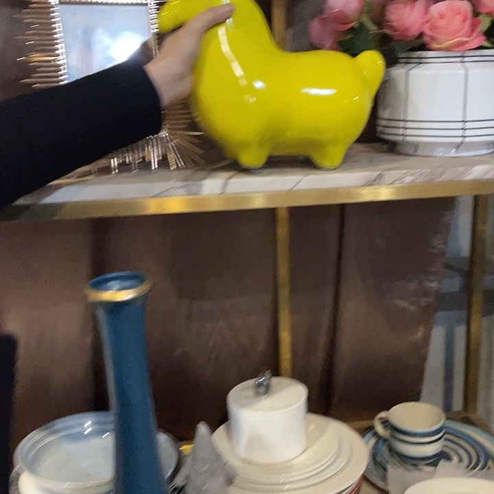 陶瓷花瓶，茶杯茶具。