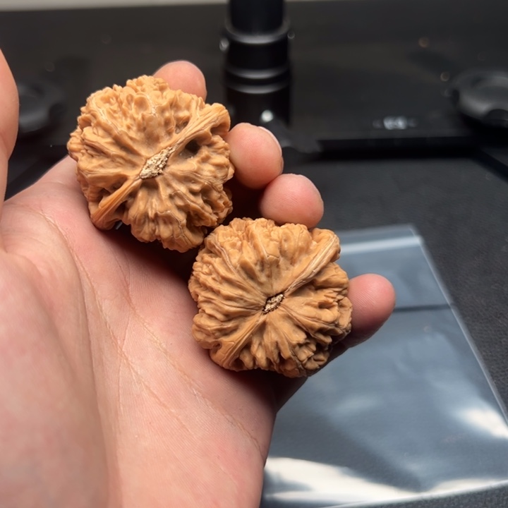 文玩核桃吊坠?****人200号核桃