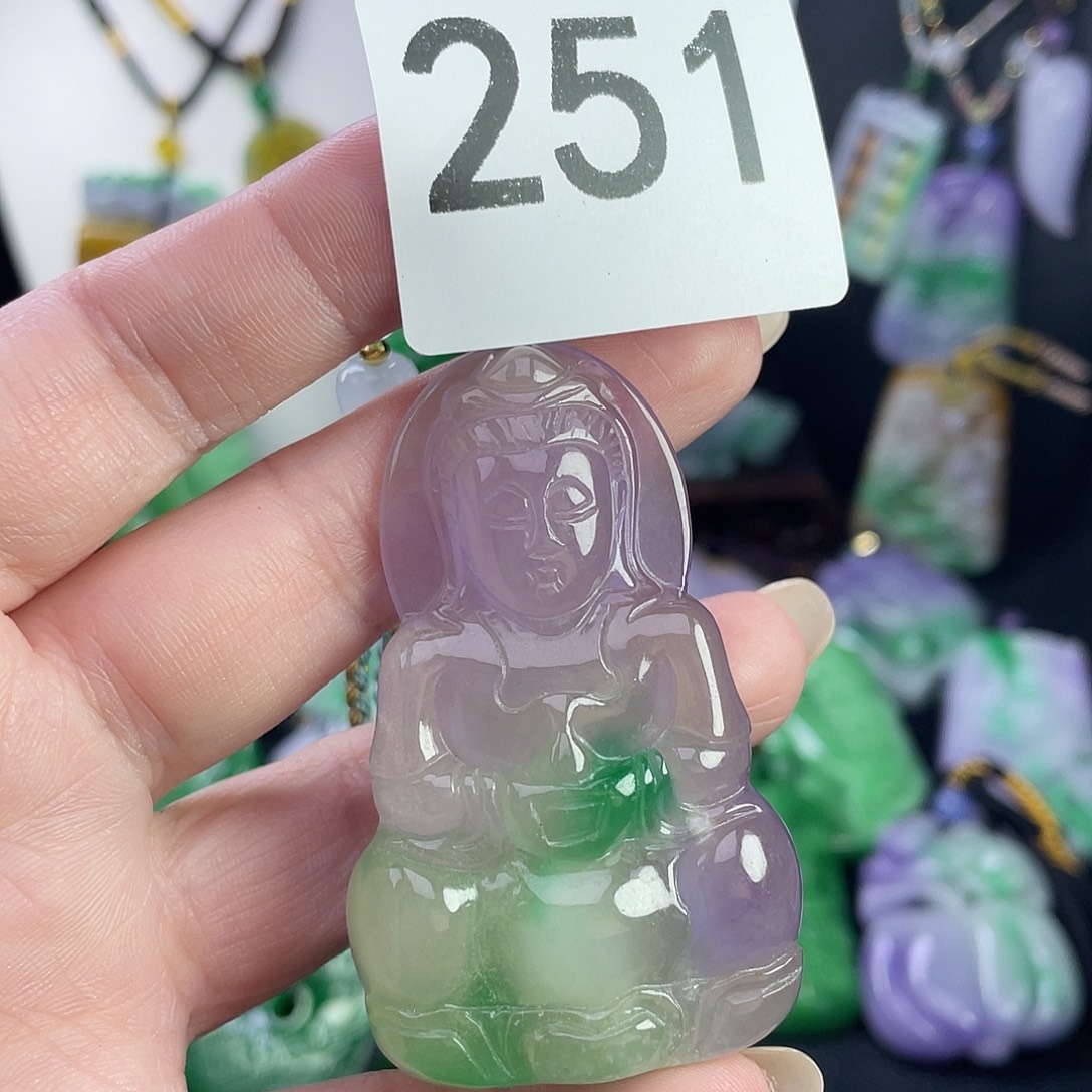 翡翠未镶嵌吊坠(赠链)