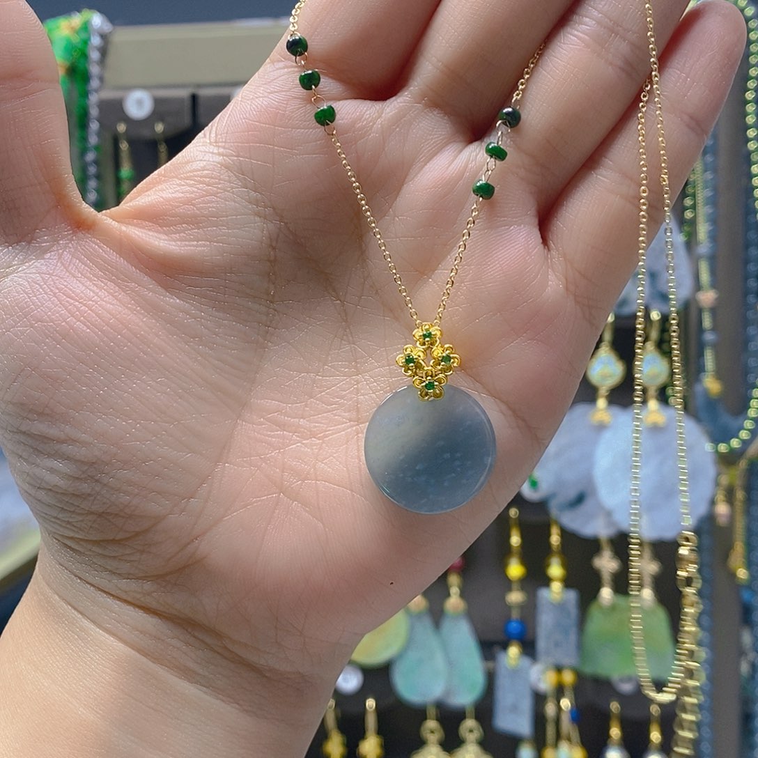 未镶嵌翡翠耳饰翡翠