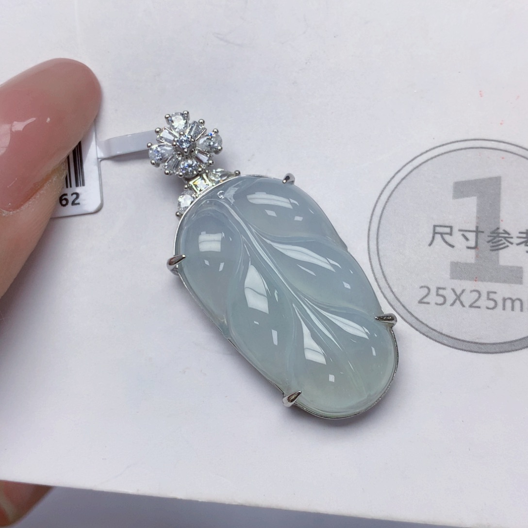 颈饰银S925镶嵌翡翠