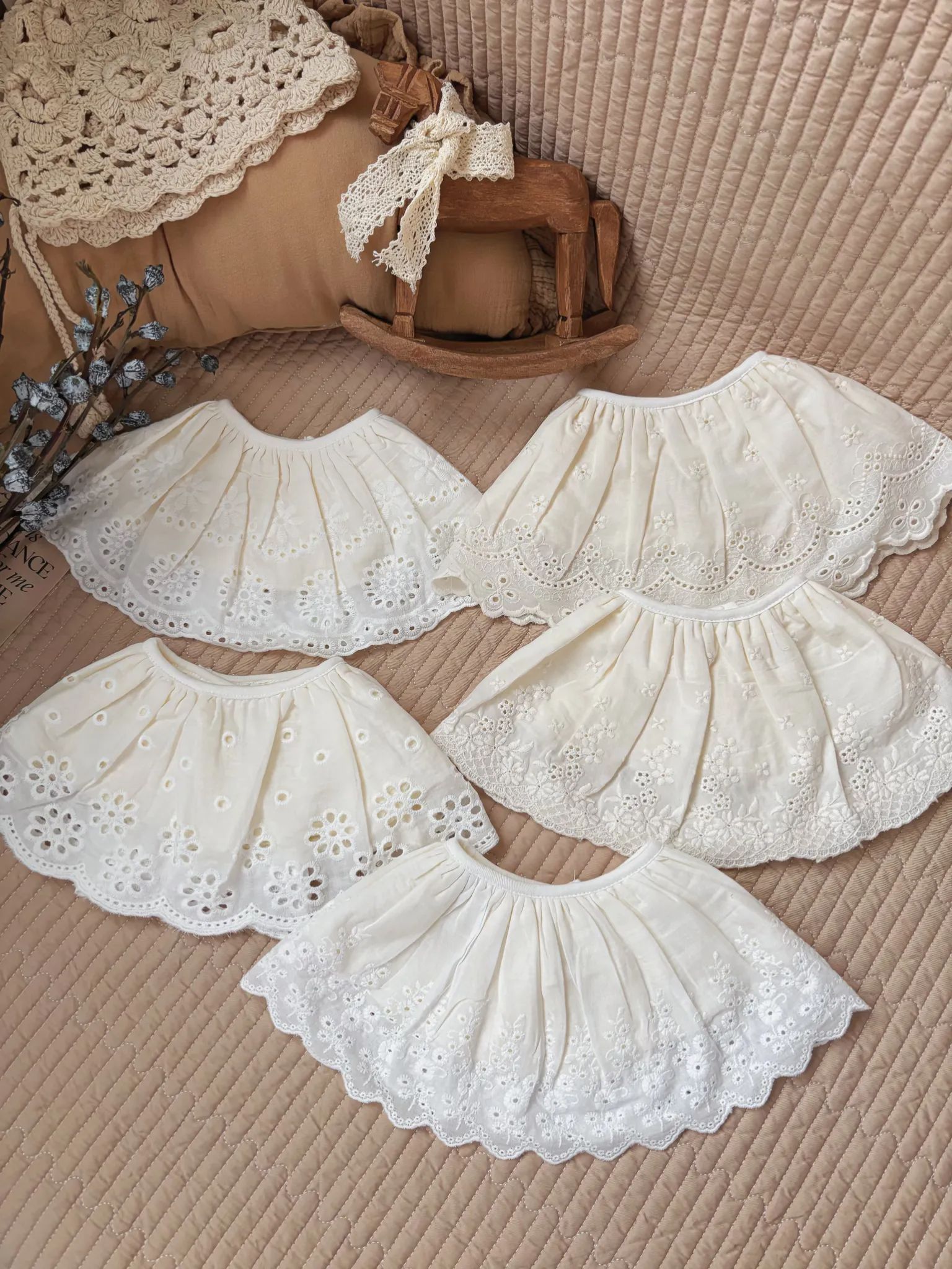 故事我法式公主风镂空蕾丝新生儿口水巾围兜柔软透气防吐奶