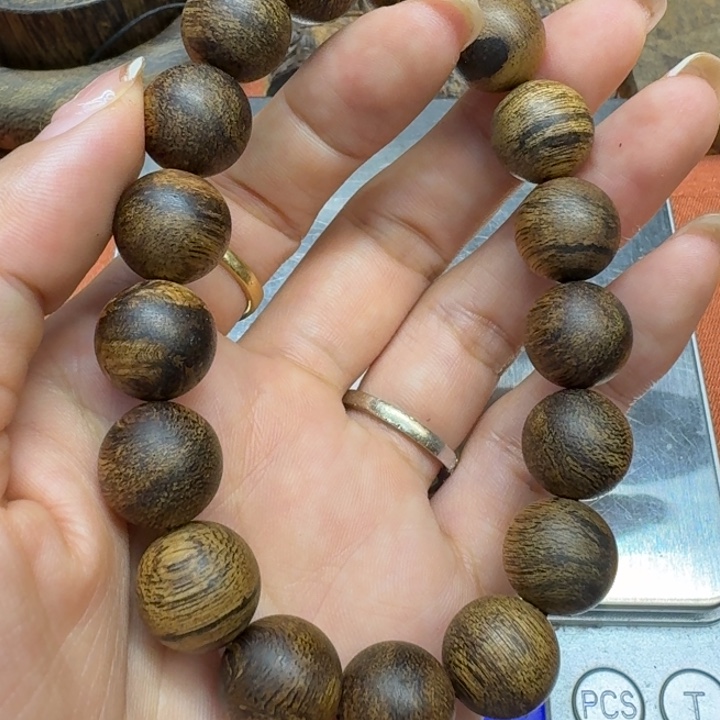 大叶紫檀（黑酸枝木类）