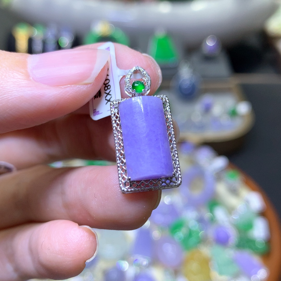 【闪购商品】翡翠颈饰18K金镶嵌翡翠吊坠项链