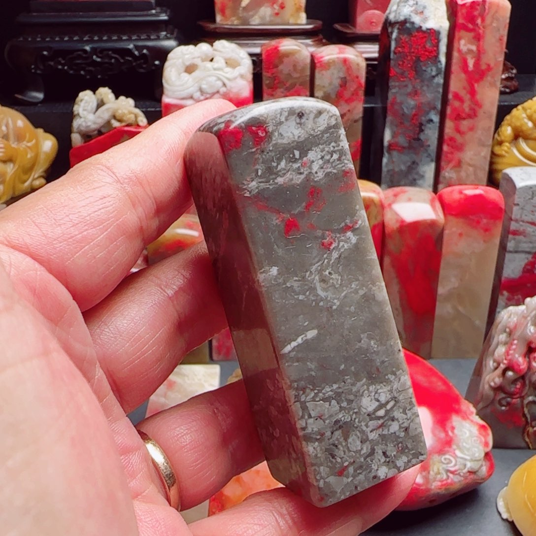 昌化石昌化鸡血石