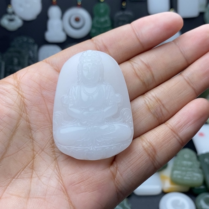 旧***梦石英质玉（金丝玉）未镶嵌颈饰