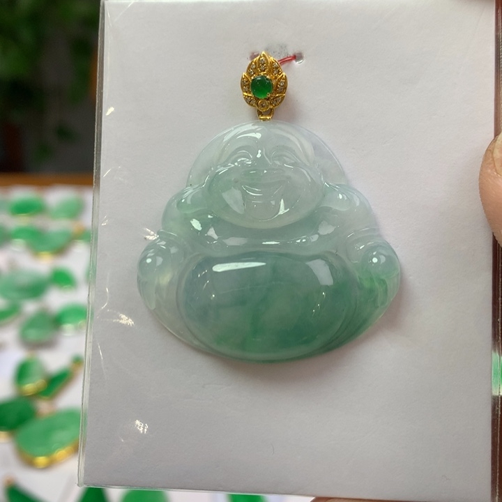 翡翠颈饰18K金镶嵌翡翠