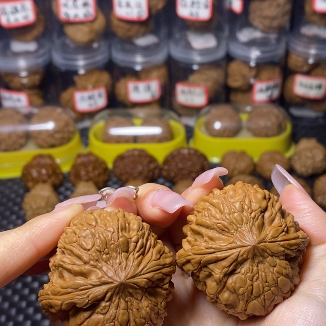 文玩核桃吊坠和尚头47