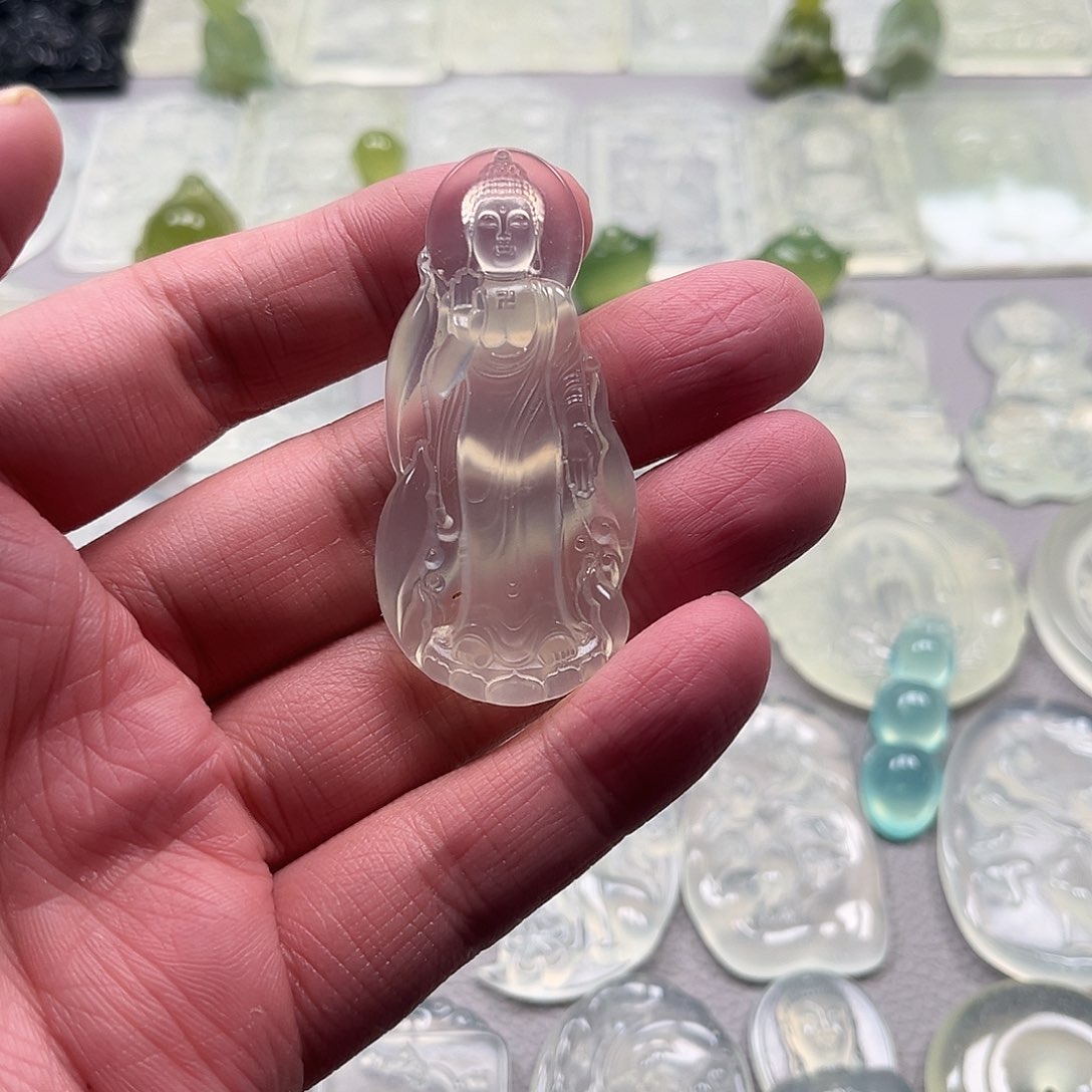 蛇纹石玉颈饰未镶嵌