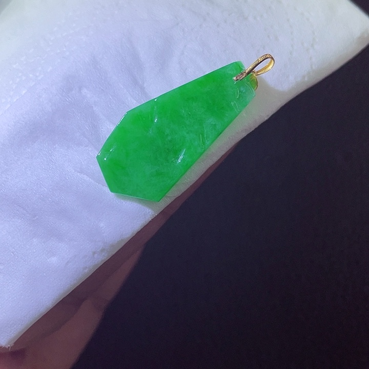 翡翠18K金镶嵌颈饰翡翠