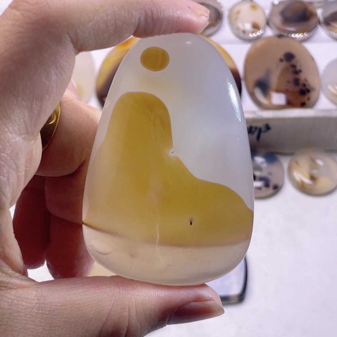 玛瑙/玉髓未镶嵌珠宝奇石