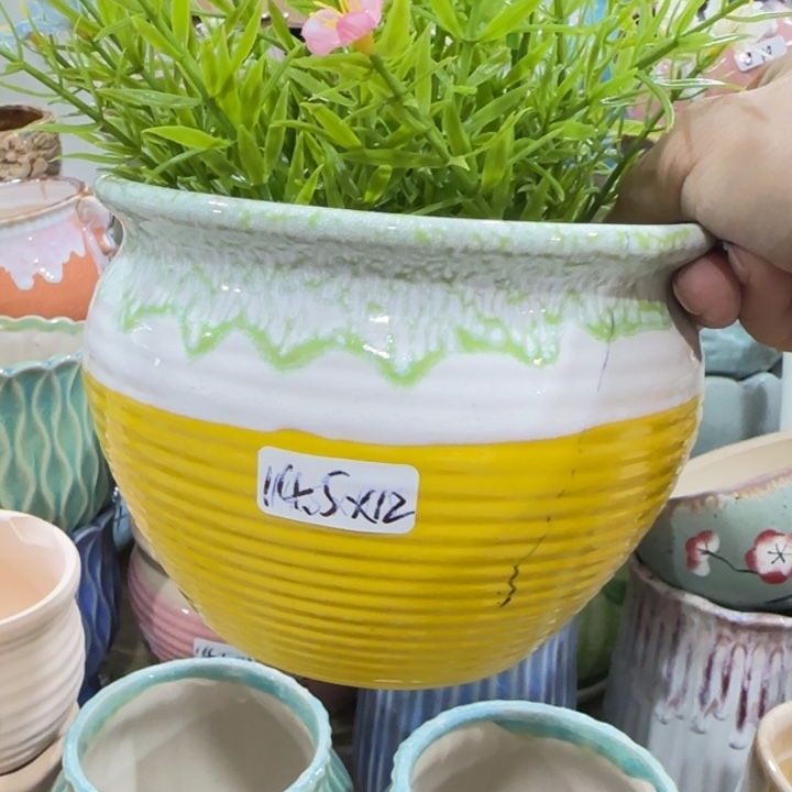 凑9块包邮，有孔，陶瓷花盆