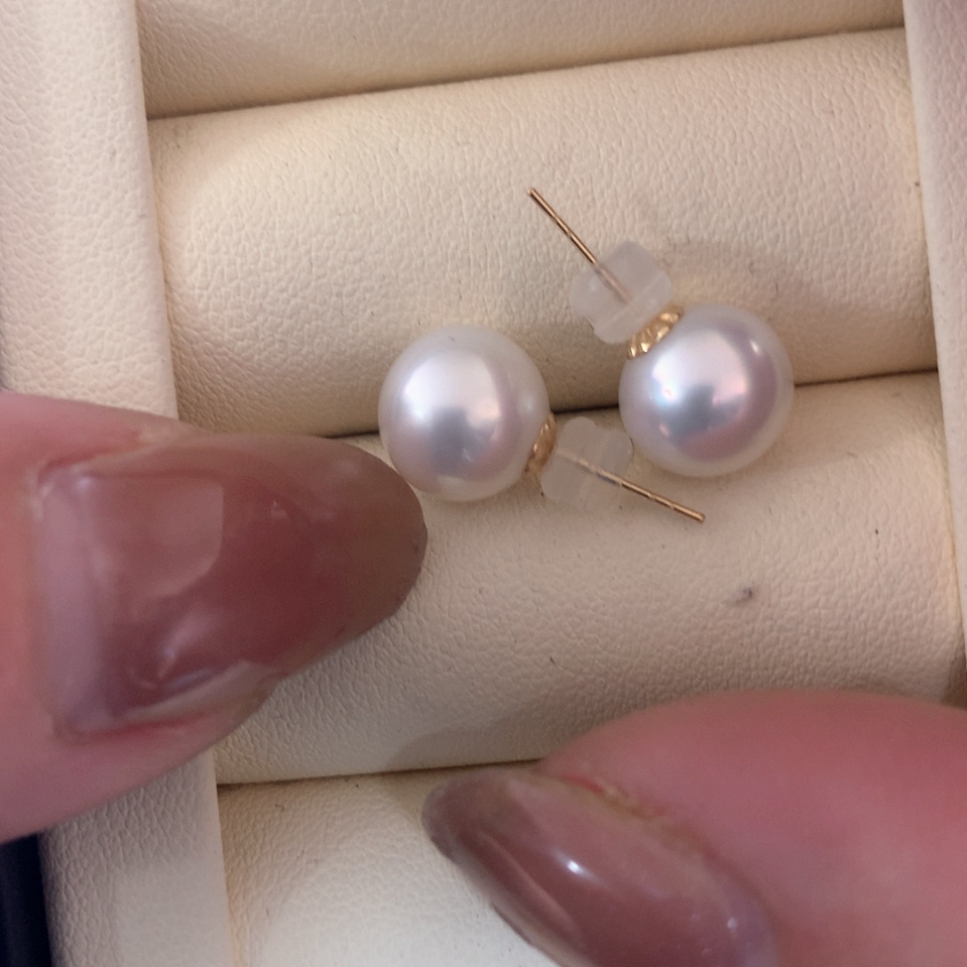 18K金镶嵌海水珍珠耳饰