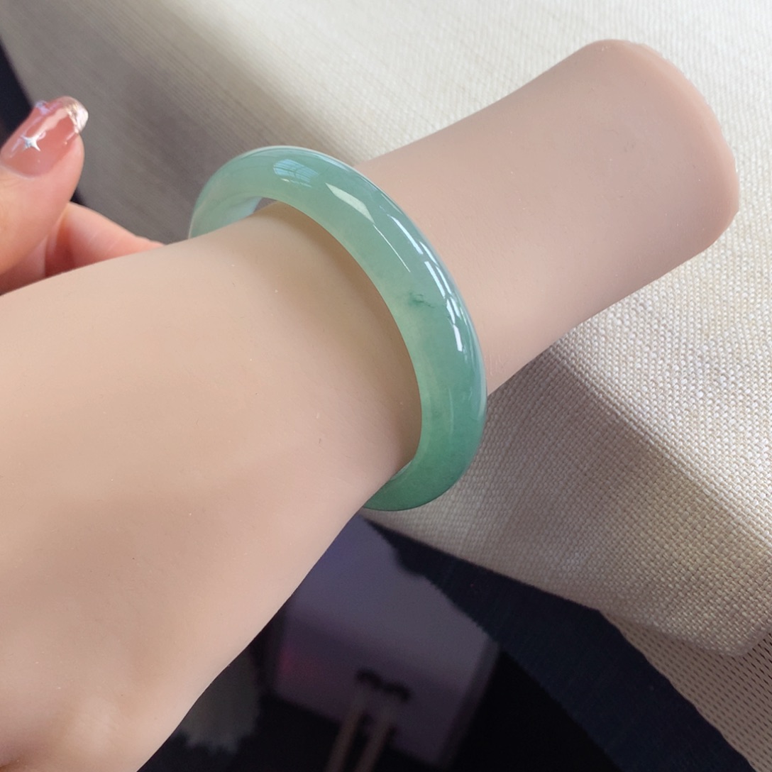 翡翠手镯未镶嵌32号