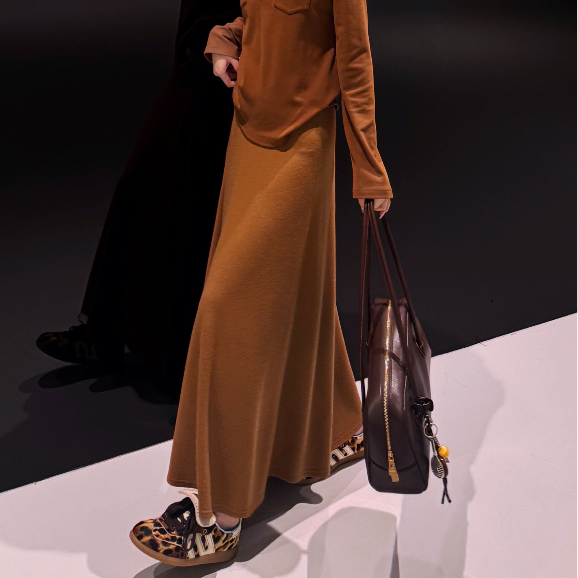 AMASS/阿玛施 早春时尚绵羊毛长裙新款百搭侧边褶半身裙女5200502