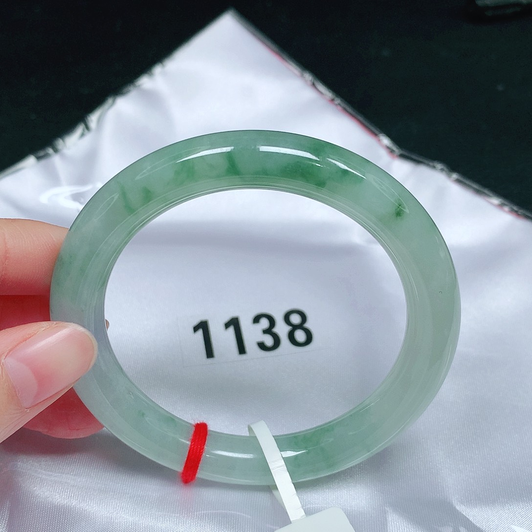 未镶嵌手镯（圆镯）翡翠