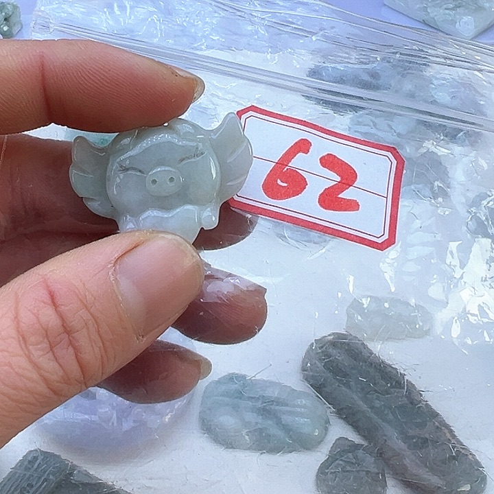 翡翠颈饰未镶嵌天然缅甸翡翠吊坠