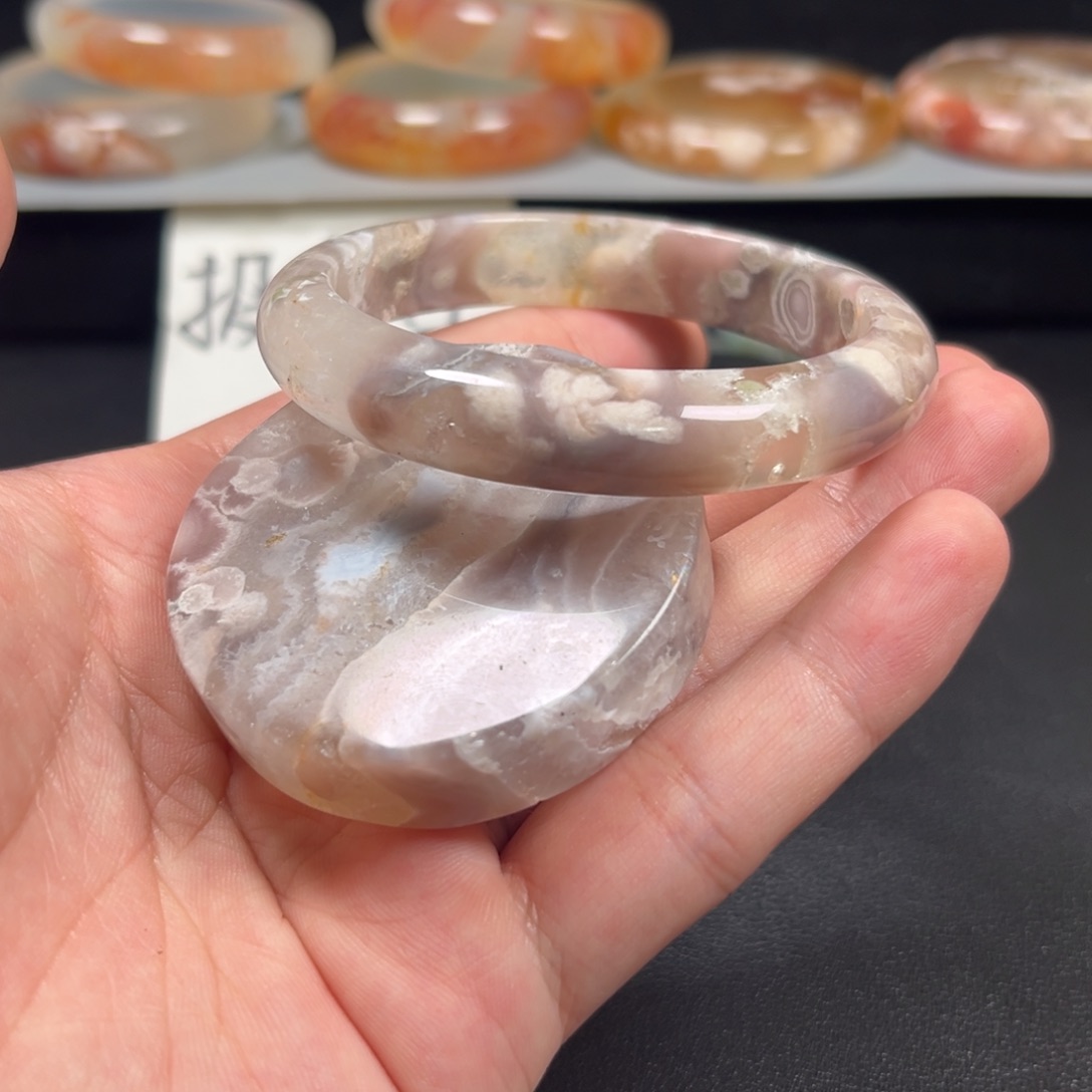 手镯玛瑙/玉髓未镶嵌55圈口