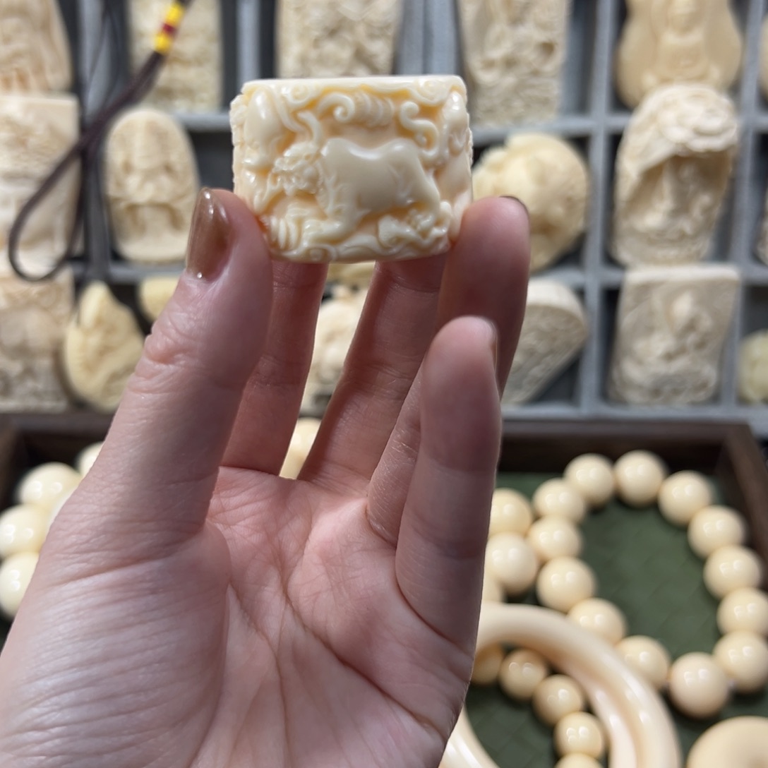 鹿角雕刻五个貔貅扳指