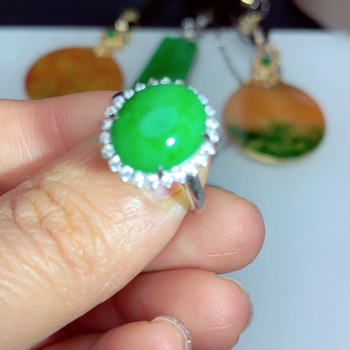 翡翠吊坠(不含链)未镶嵌