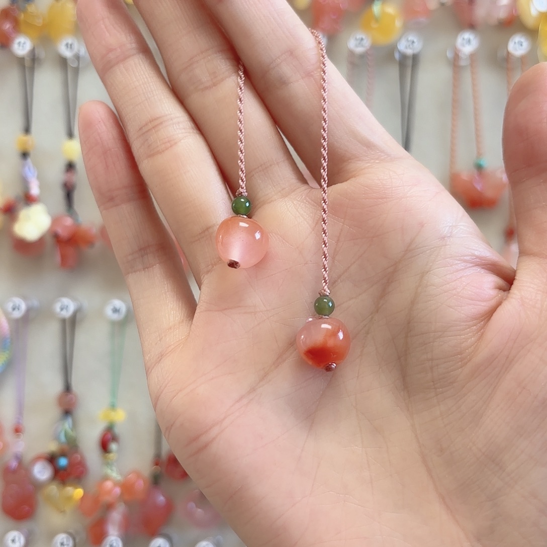 南红玛瑙未镶嵌吊坠(赠链)