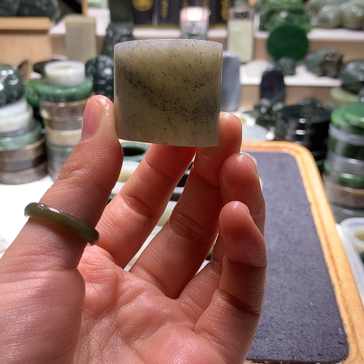 和田玉未镶嵌珠宝半成品