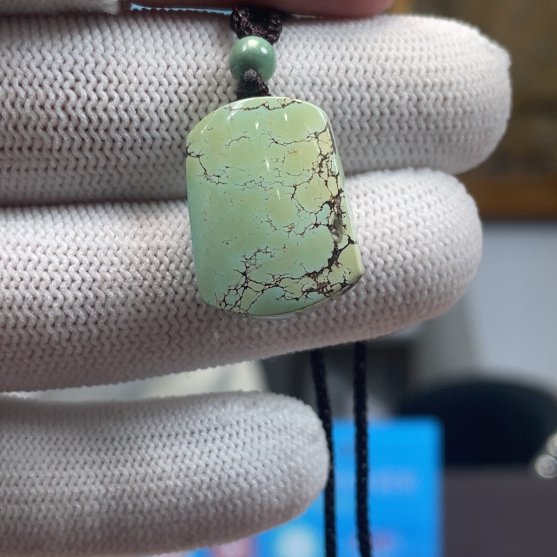 绿松石未镶嵌挂件