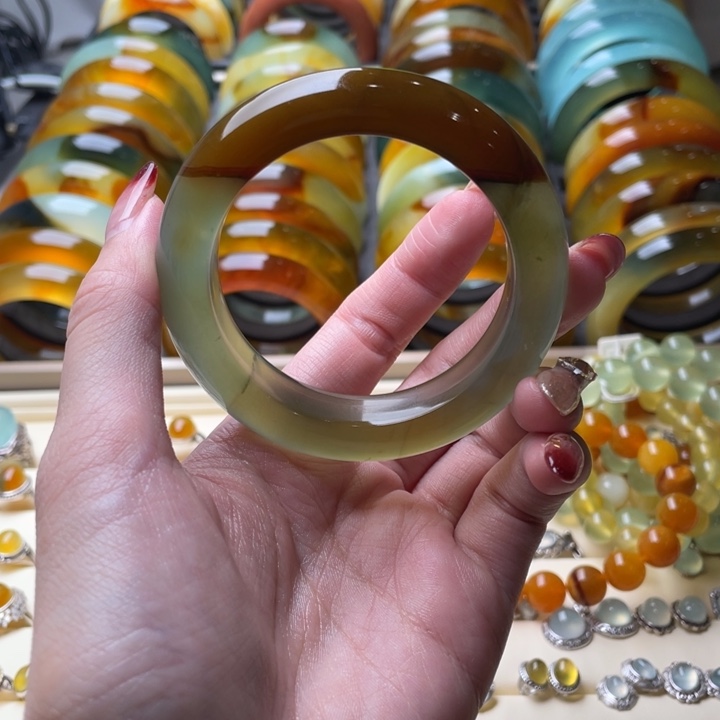 蛇纹石玉手镯未镶嵌53.8