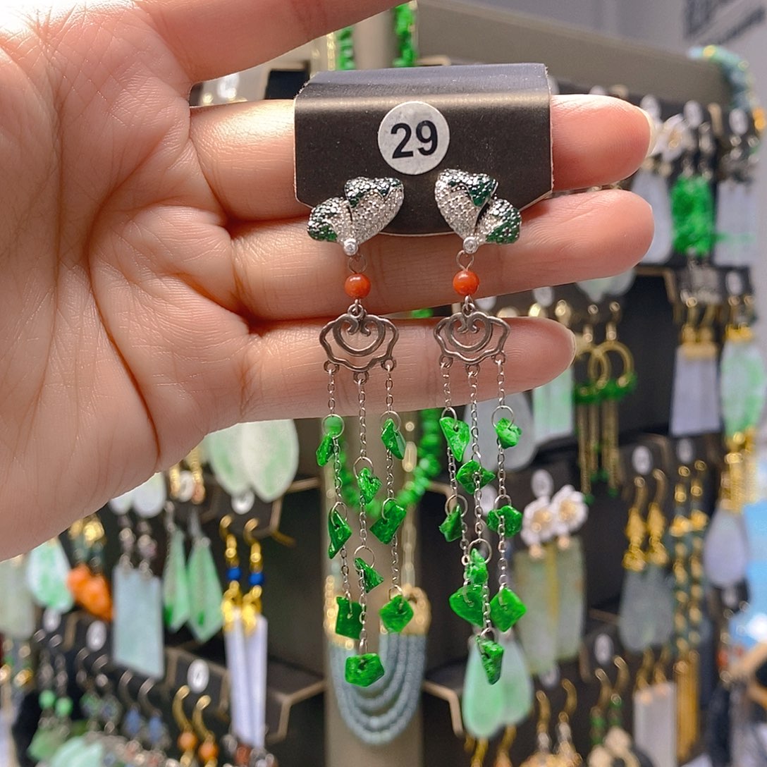 未镶嵌翡翠耳饰翡翠