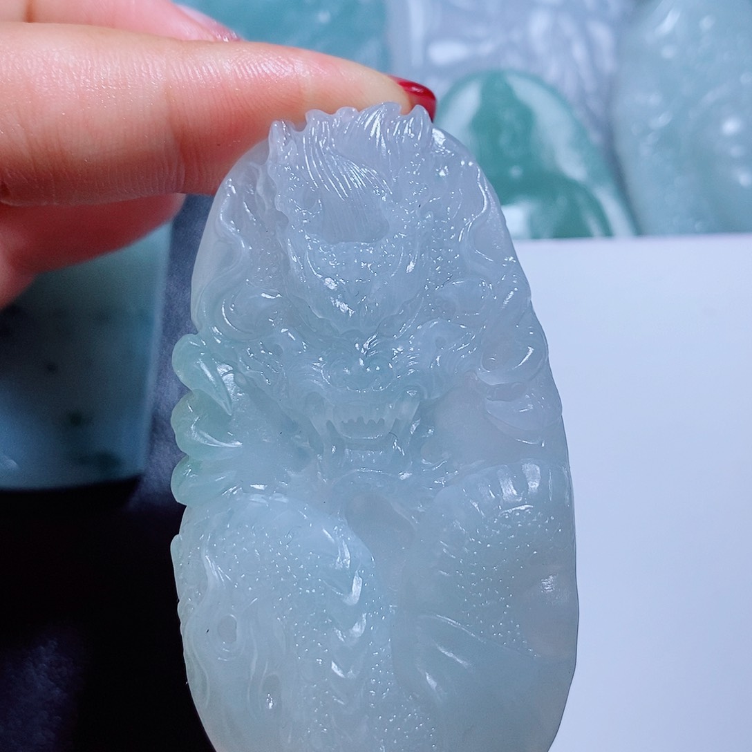 定制翡翠未镶嵌毛货不支持退换货，付款后确认抛光