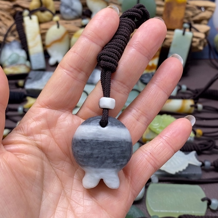 蛇纹石玉未镶嵌颈饰