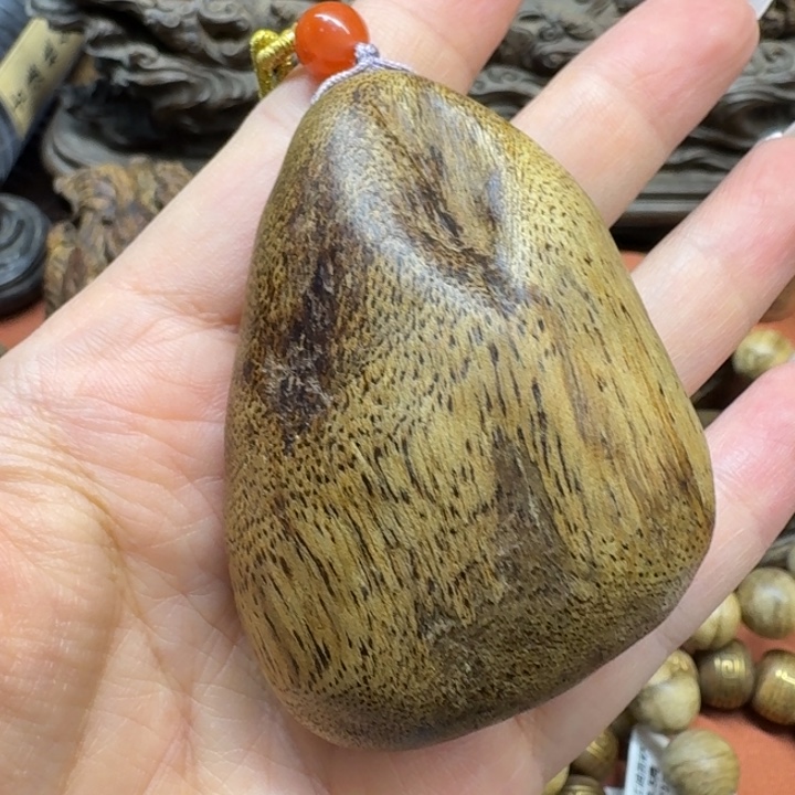 沉香吊坠馨安居沉香定制款