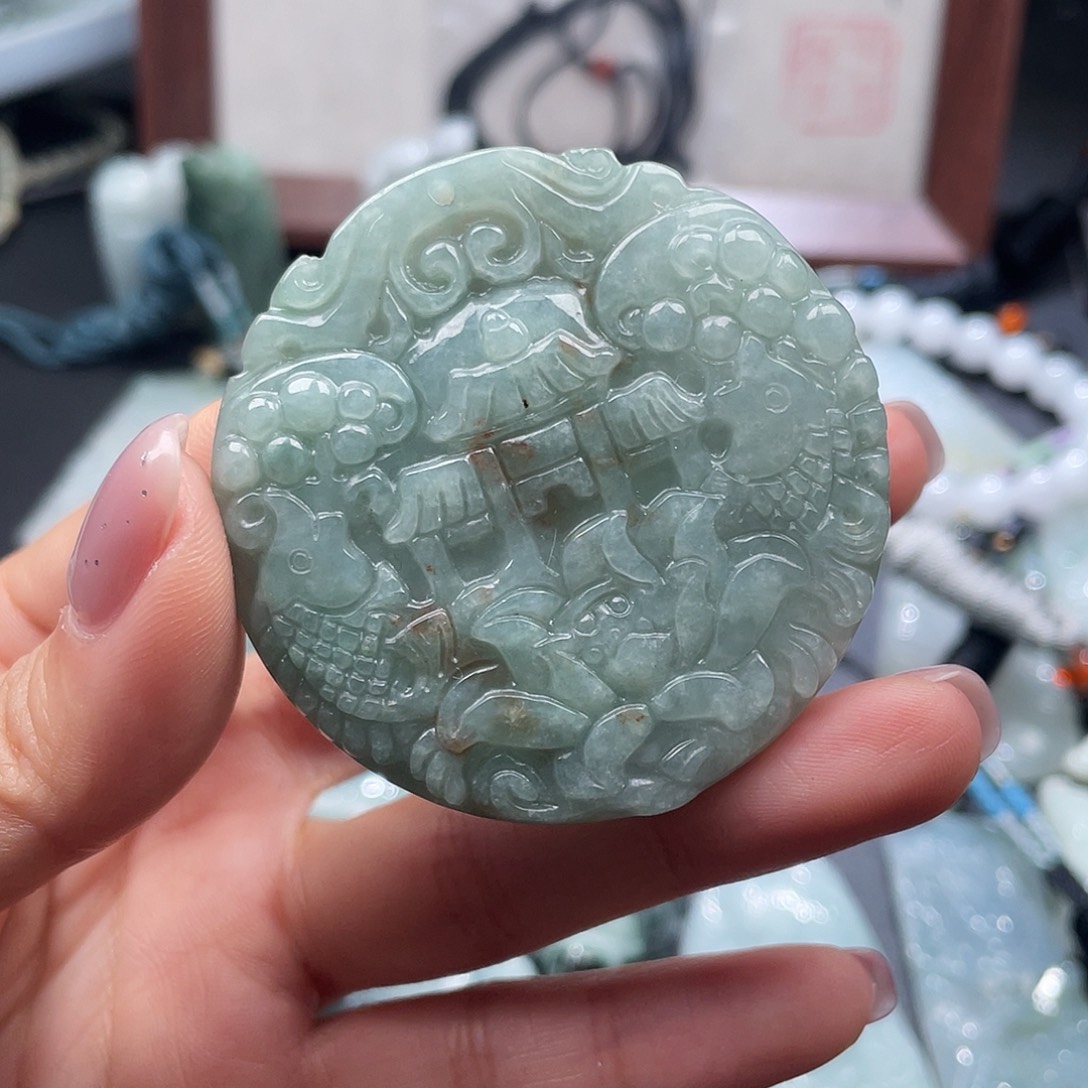 翡翠未镶嵌颈饰翡翠