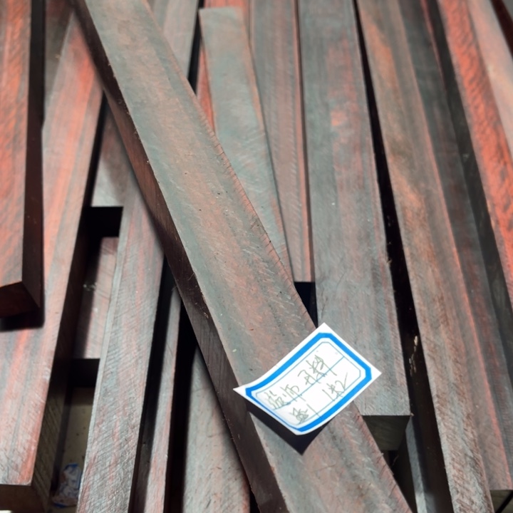 紫檀木类端景台游*