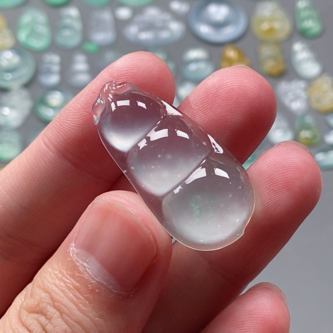 翡翠颈饰未镶嵌福豆