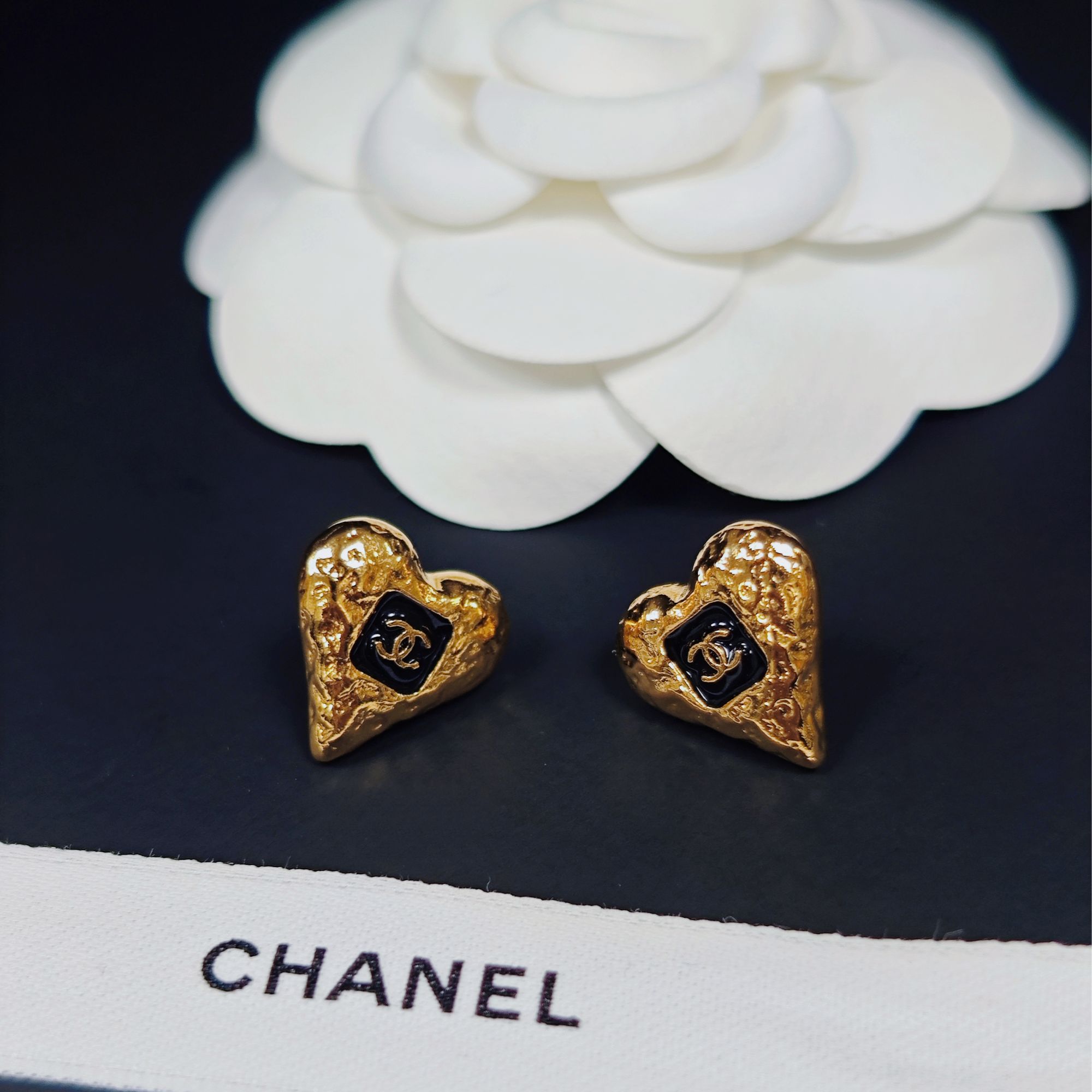 未使用 Chanel/香奈儿 耳钉小号金色爱心气质桃心百搭