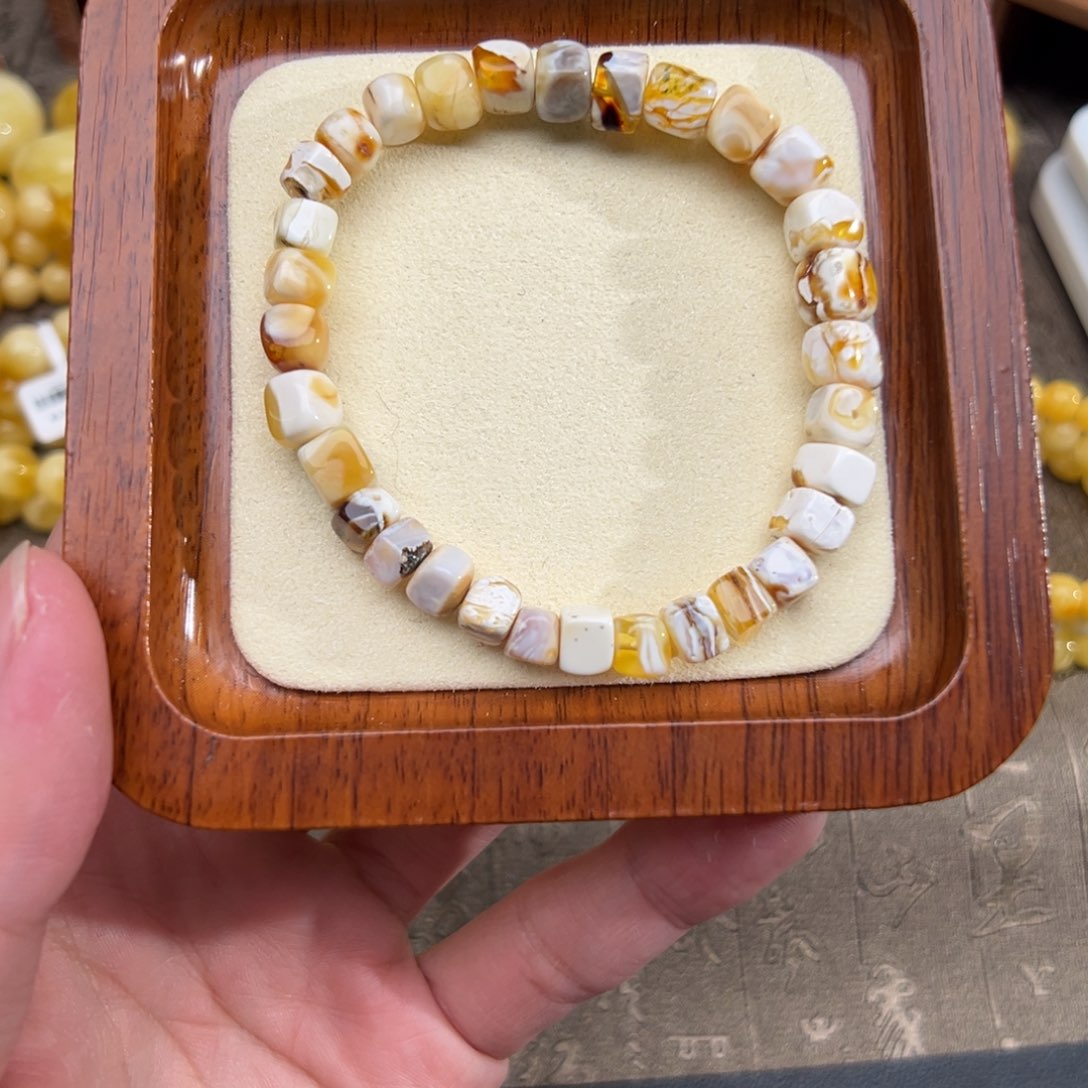 琥珀珠宝奇石未镶嵌琥珀珠宝奇石未镶嵌112