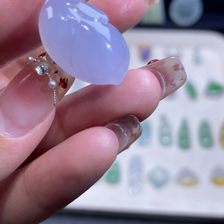 翡翠未镶嵌颈饰随行