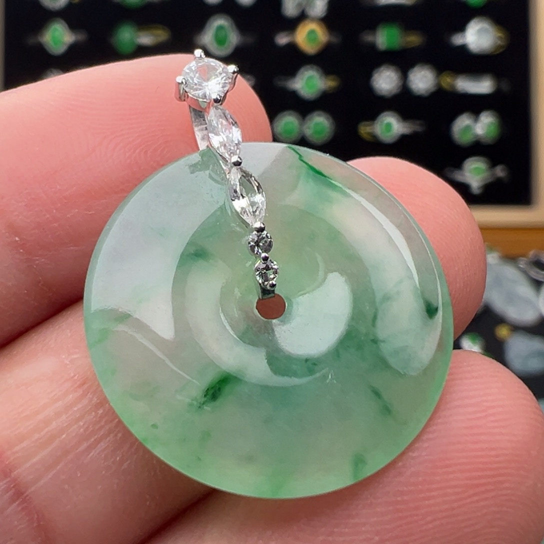 翡翠18K金镶嵌颈饰扣子22.5