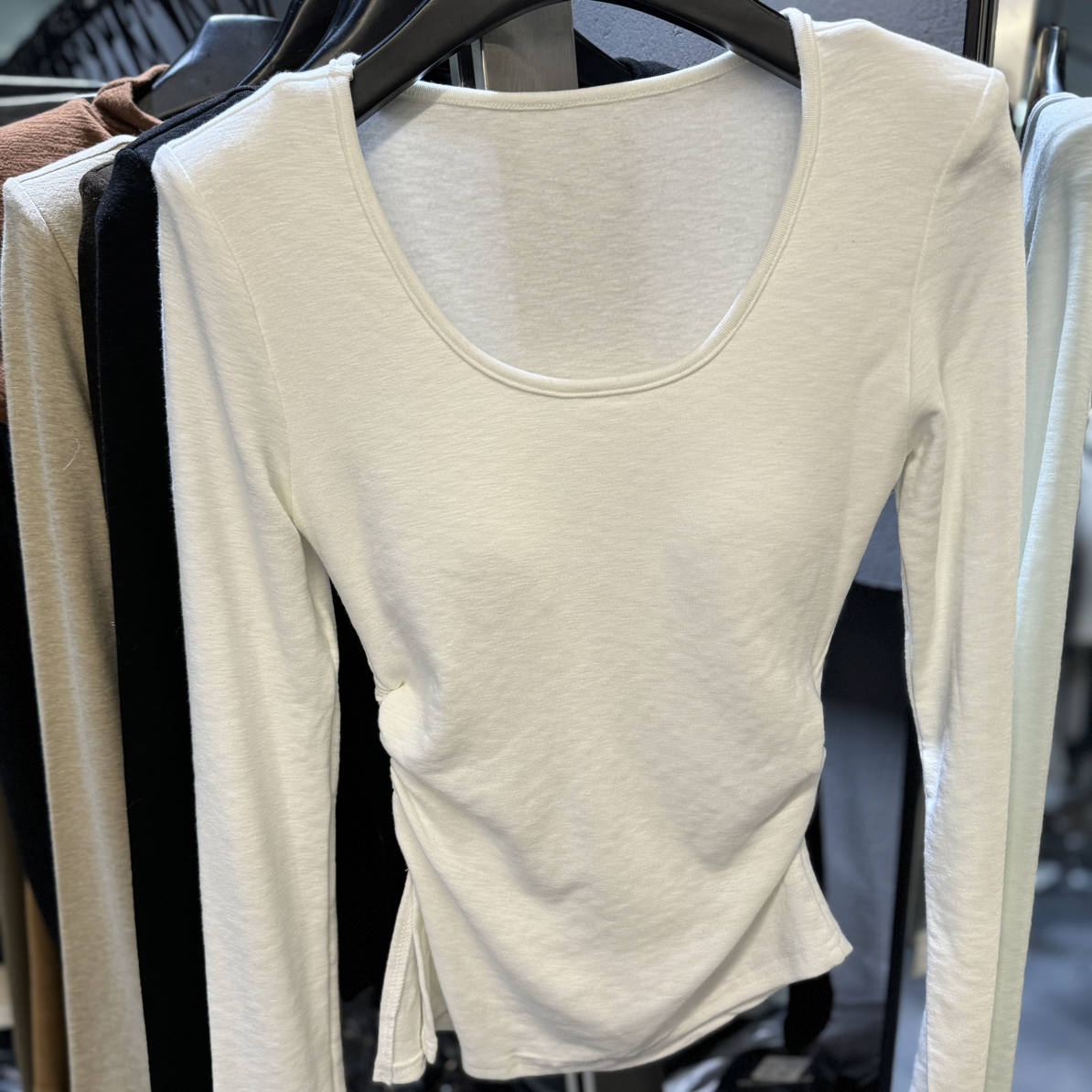 小凤定制/秋冬加绒胸垫方领修身常规时尚褶皱打底衫亲肤显瘦长袖