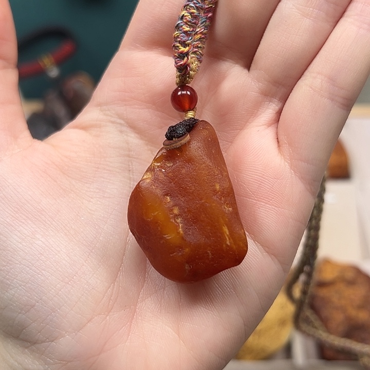 琥珀珠宝奇石未镶嵌