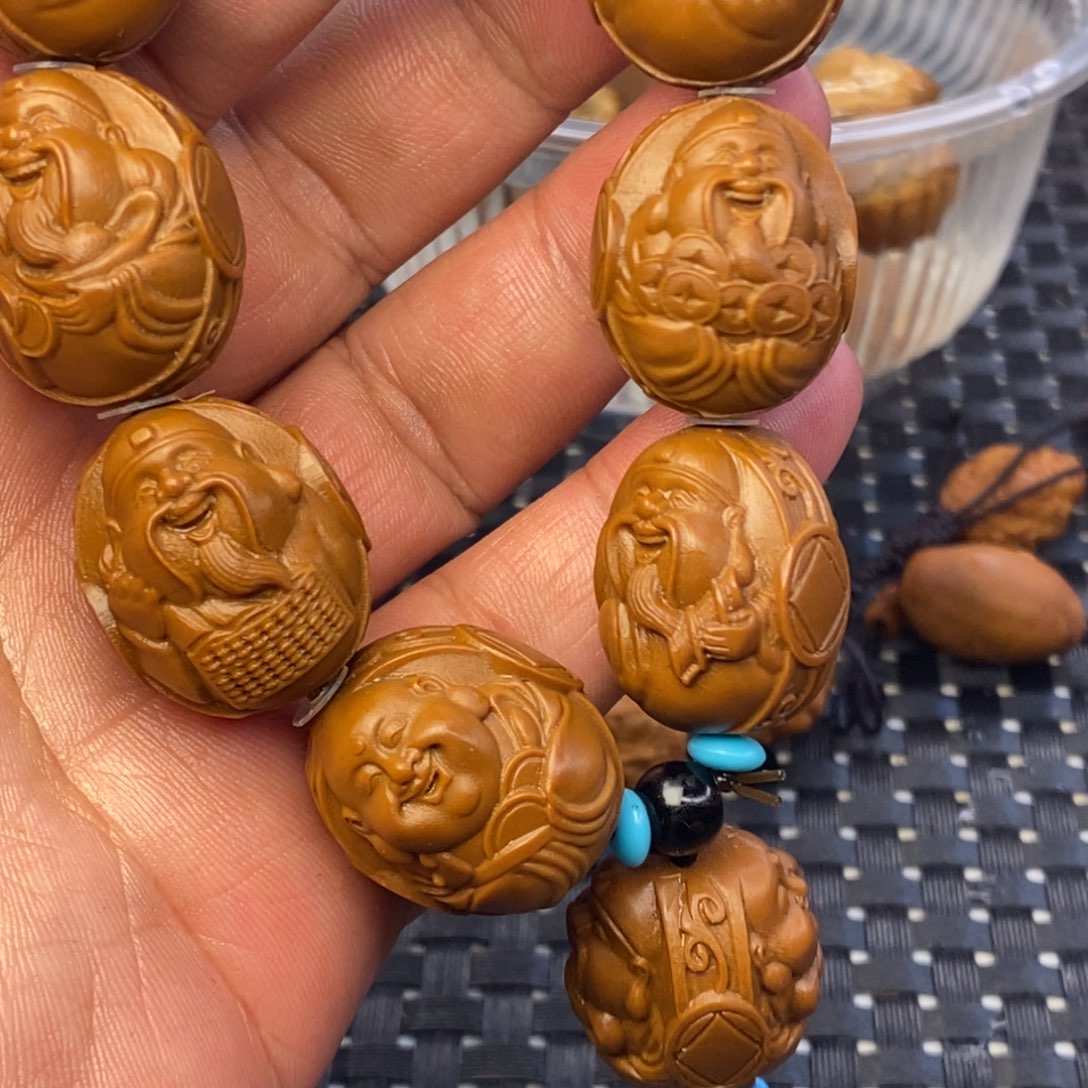 木财迷雕刻手串黄金核