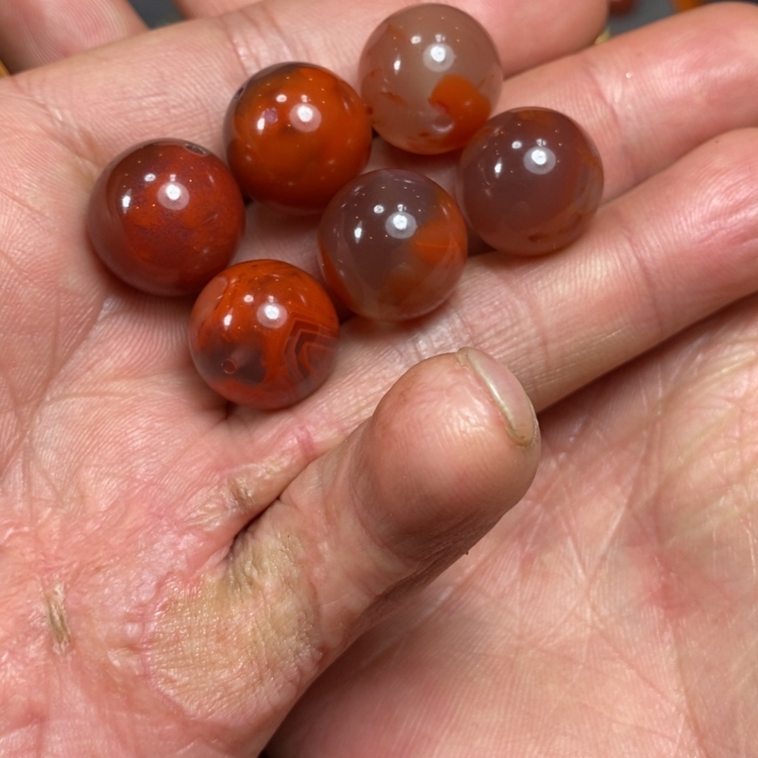 南红玛瑙珠子未镶嵌