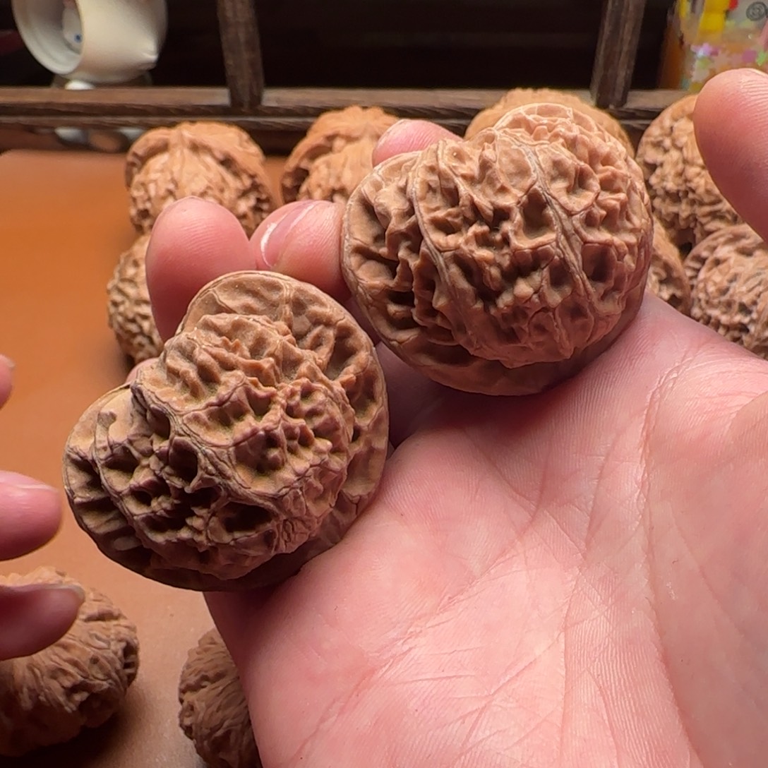 猴头核桃吊坠宫灯