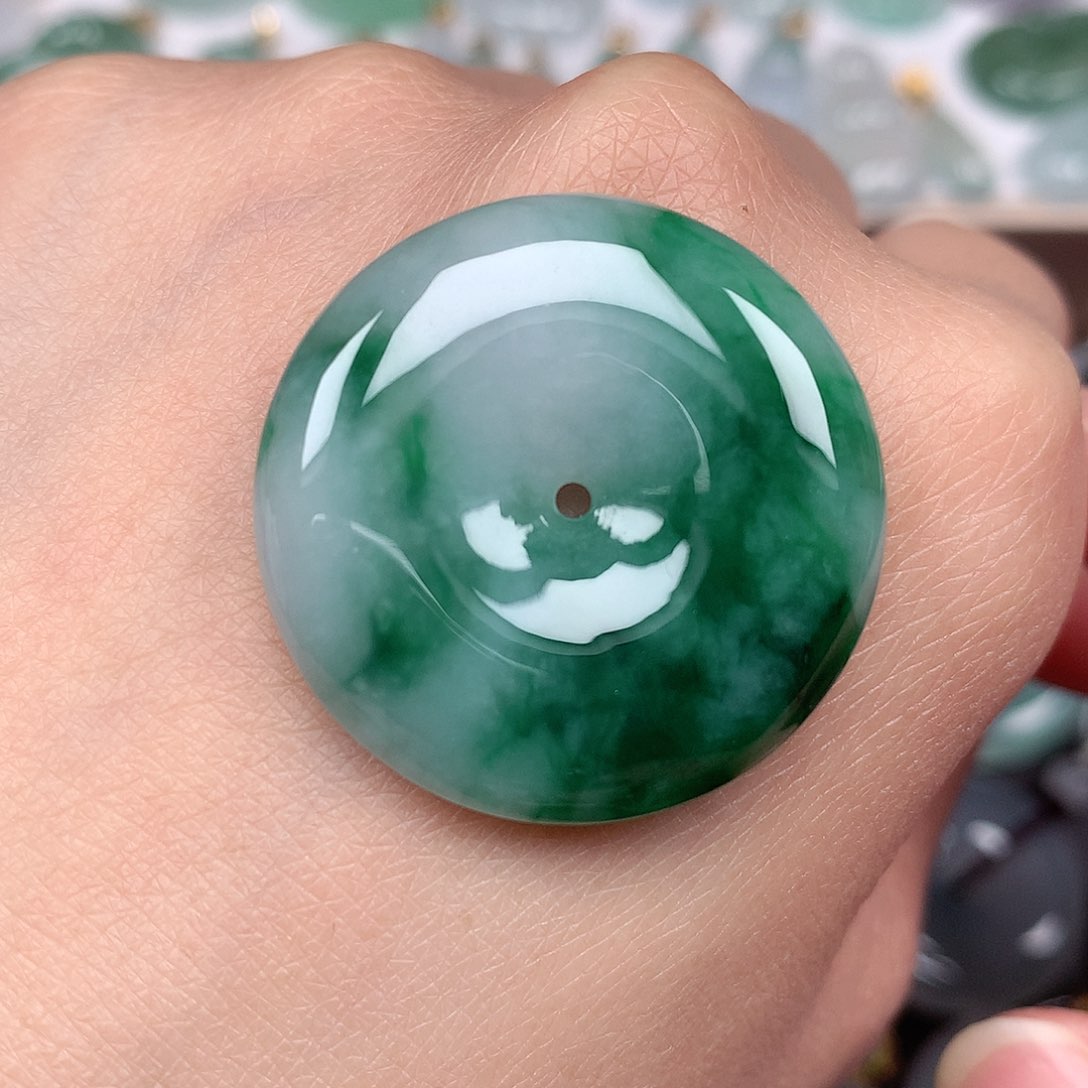 翡翠颈饰未镶嵌平安扣A