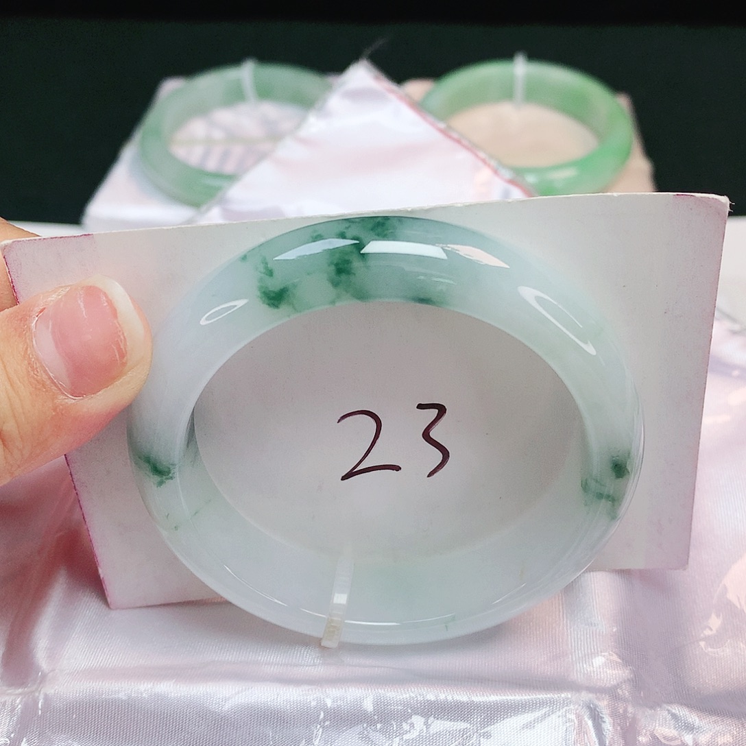 翡翠未镶嵌手镯正圈53.2