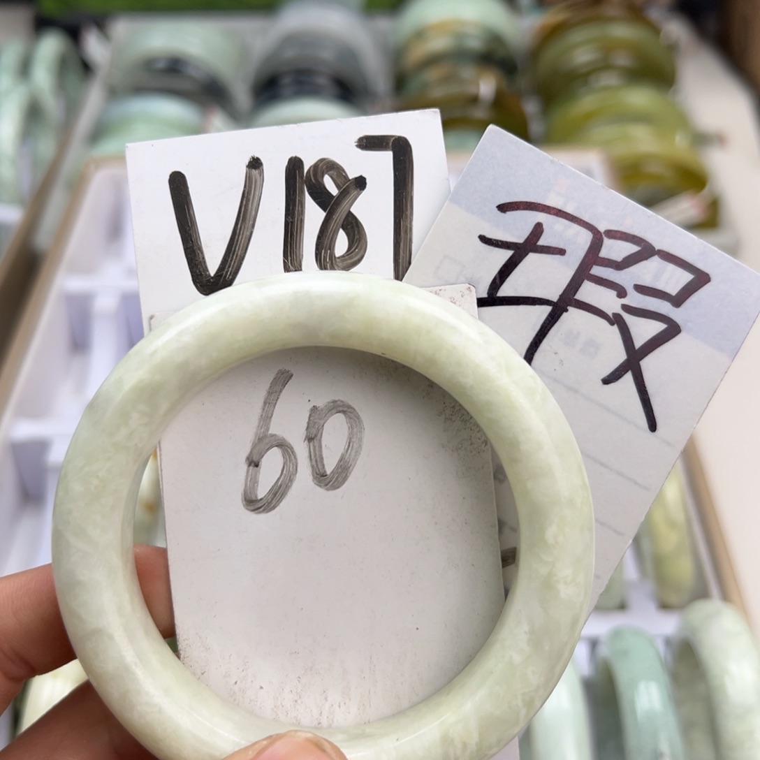 岫玉手镯未镶嵌天然岫玉